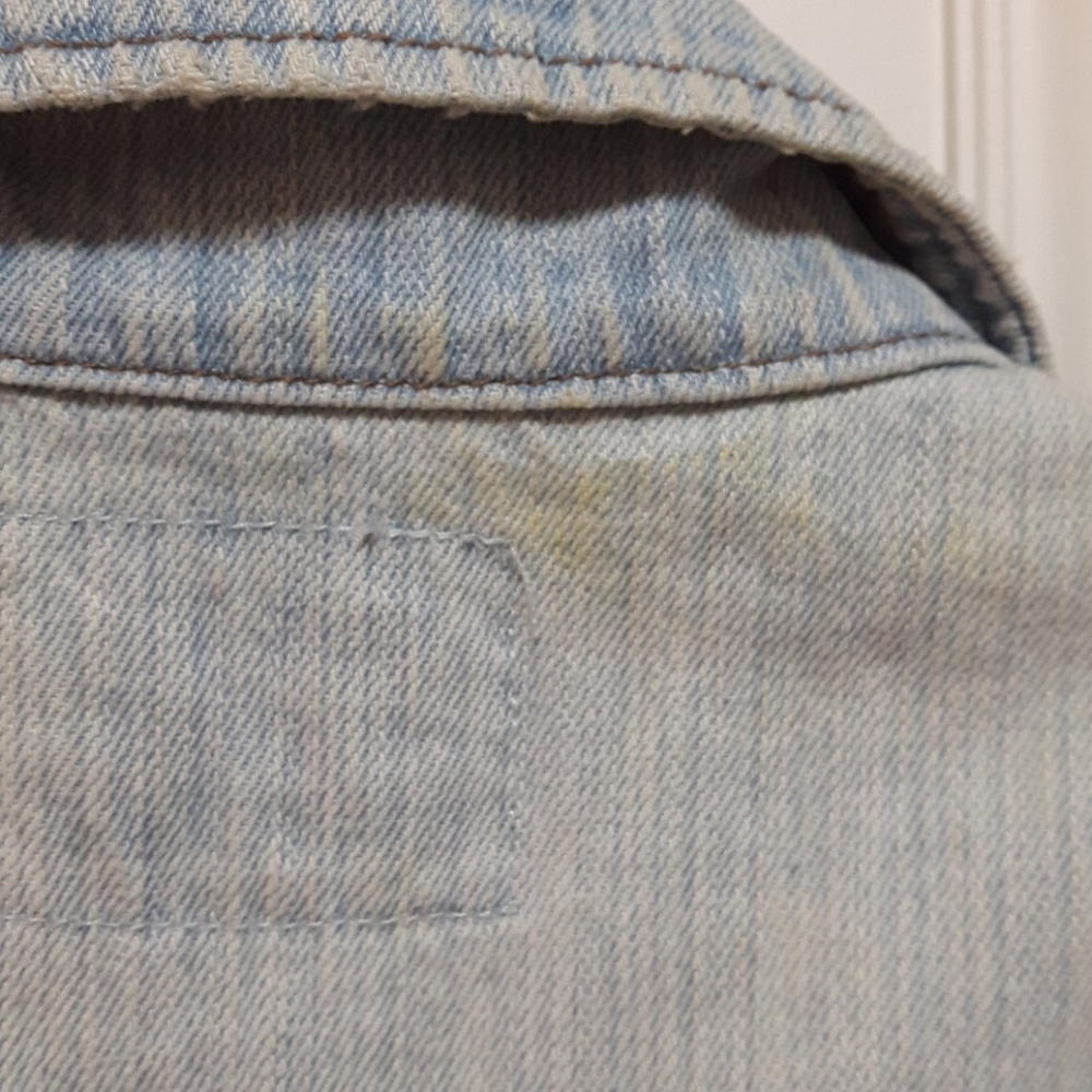 🛍️ Lightwash jean vest with jewels - Picture 5 of 5